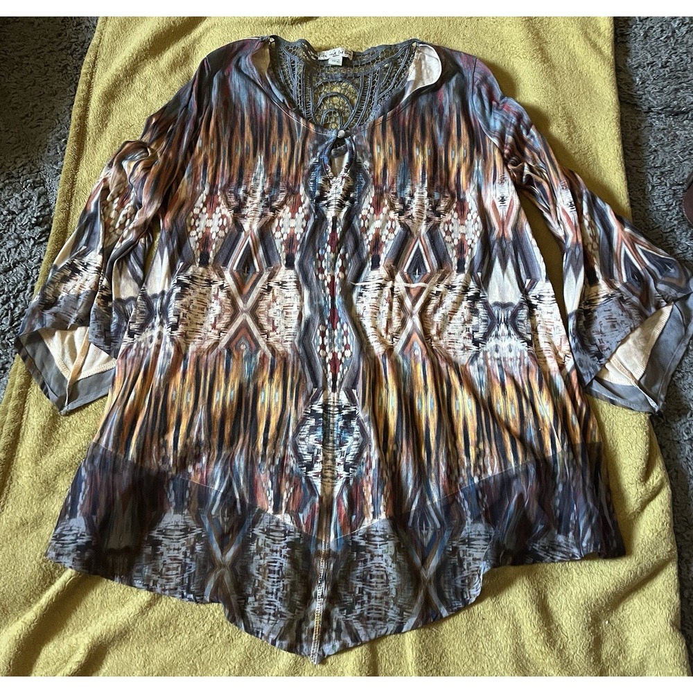 Live And Let‎ Live Women's Printed Blouse with Button Front Size 1xl